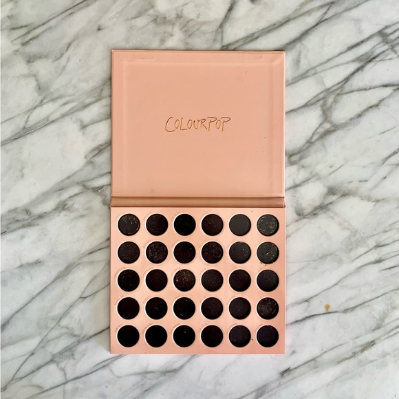 *SOLD* Empty Magnetic Palette (It’s A Mood) - Picture 3 of 3